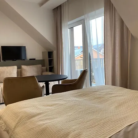 Lamira Apartment